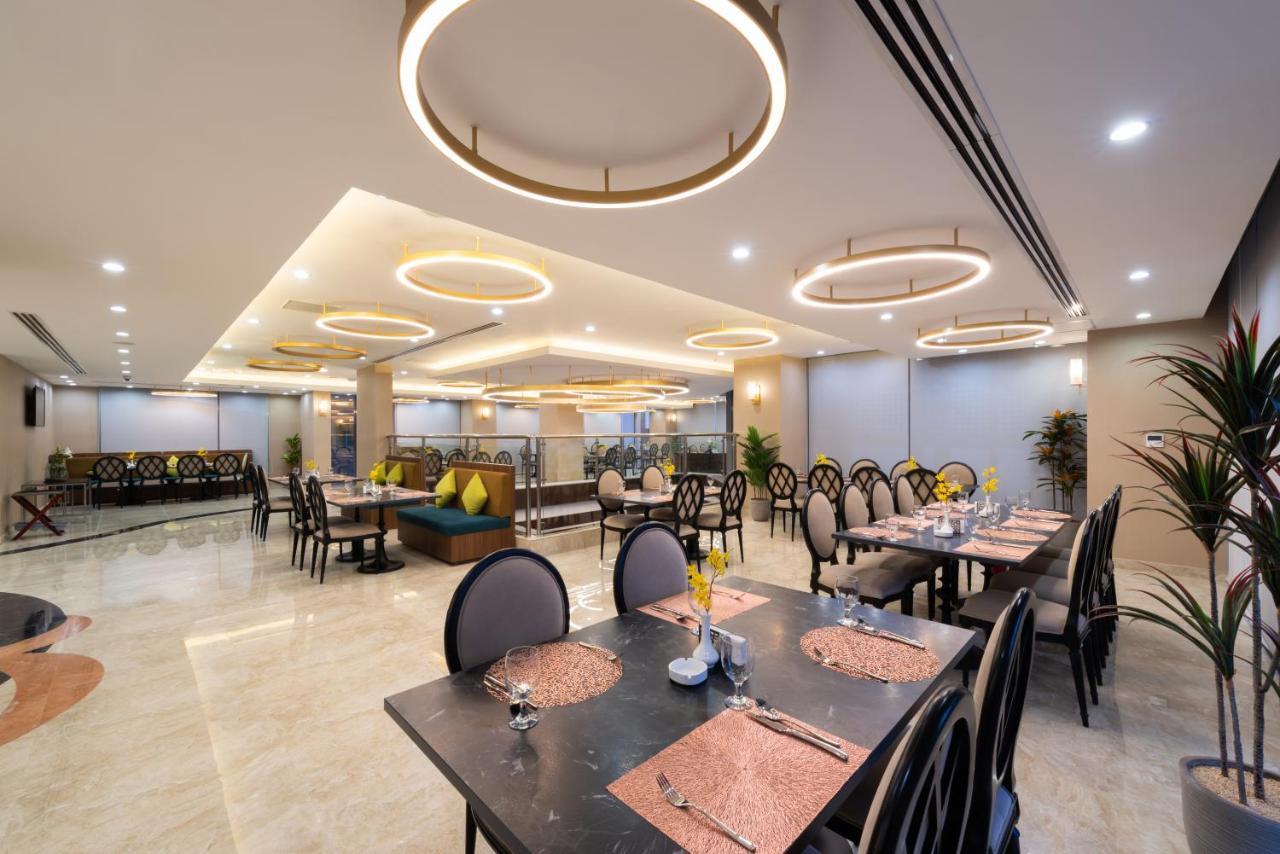 Warwick Riyadh Al Wezarat Екстер'єр фото